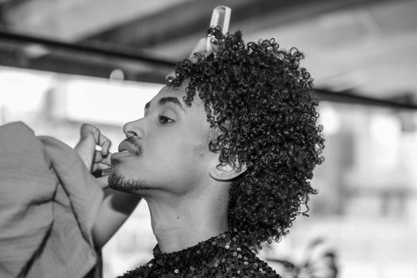 Découvrez nos paréos et étoles : l'élégance confortable de douci